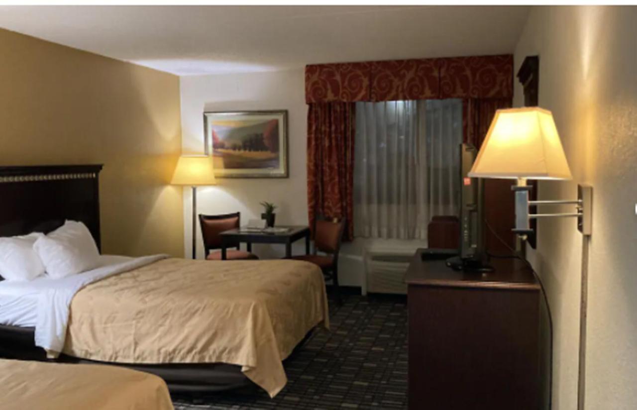 Quality Inn & Conference Center Somerset Buitenkant foto