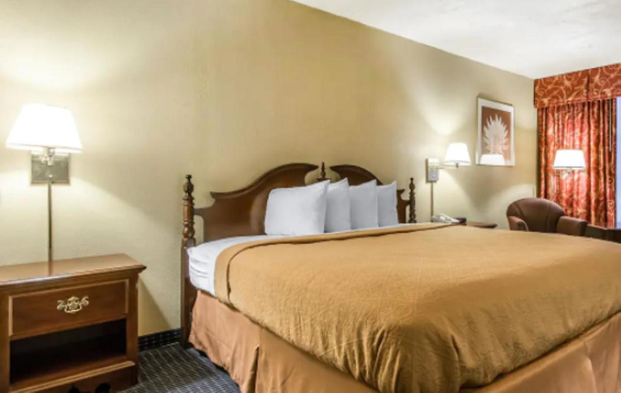 Quality Inn & Conference Center Somerset Buitenkant foto