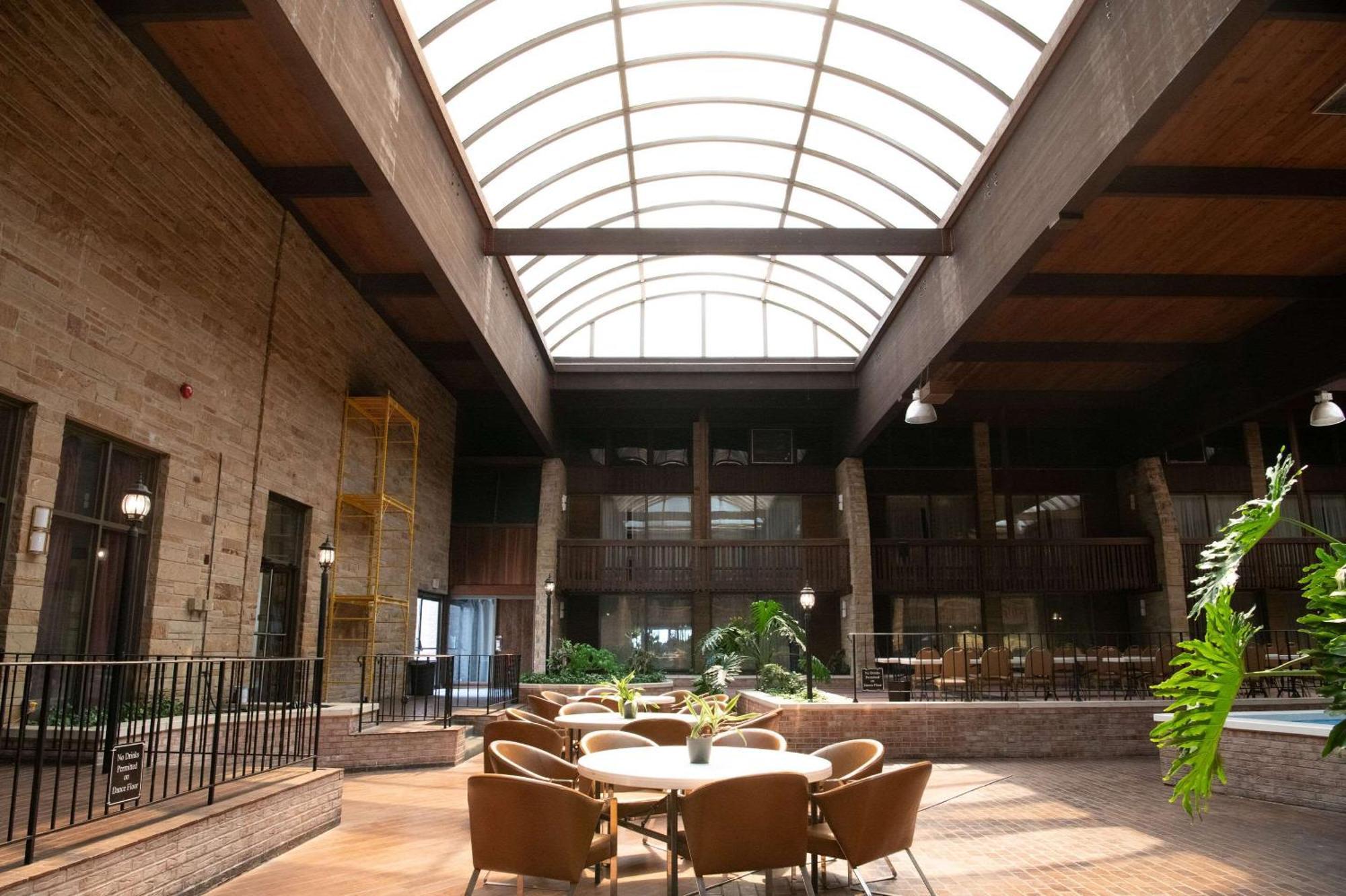 Quality Inn & Conference Center Somerset Buitenkant foto