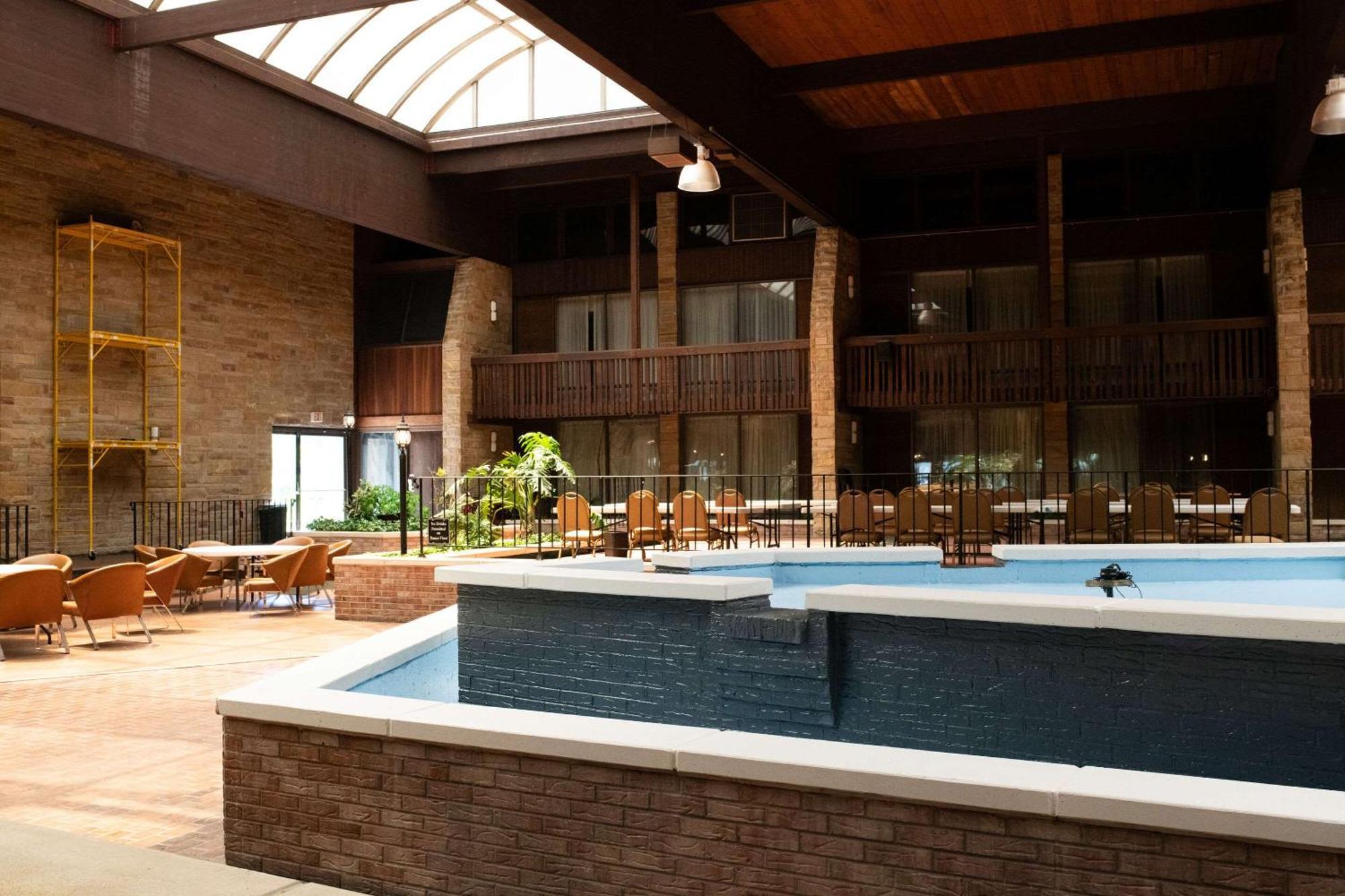 Quality Inn & Conference Center Somerset Buitenkant foto