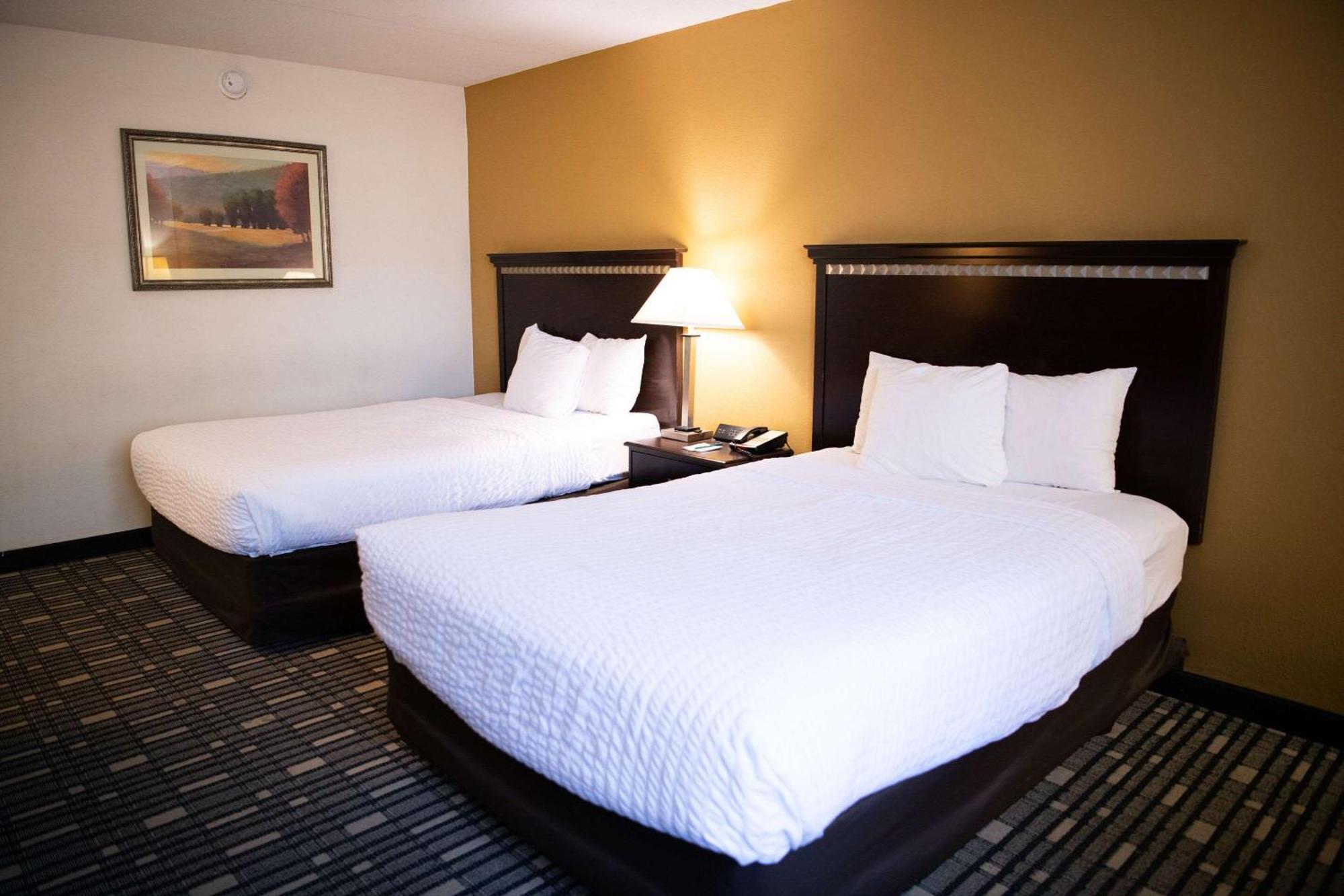 Quality Inn & Conference Center Somerset Buitenkant foto