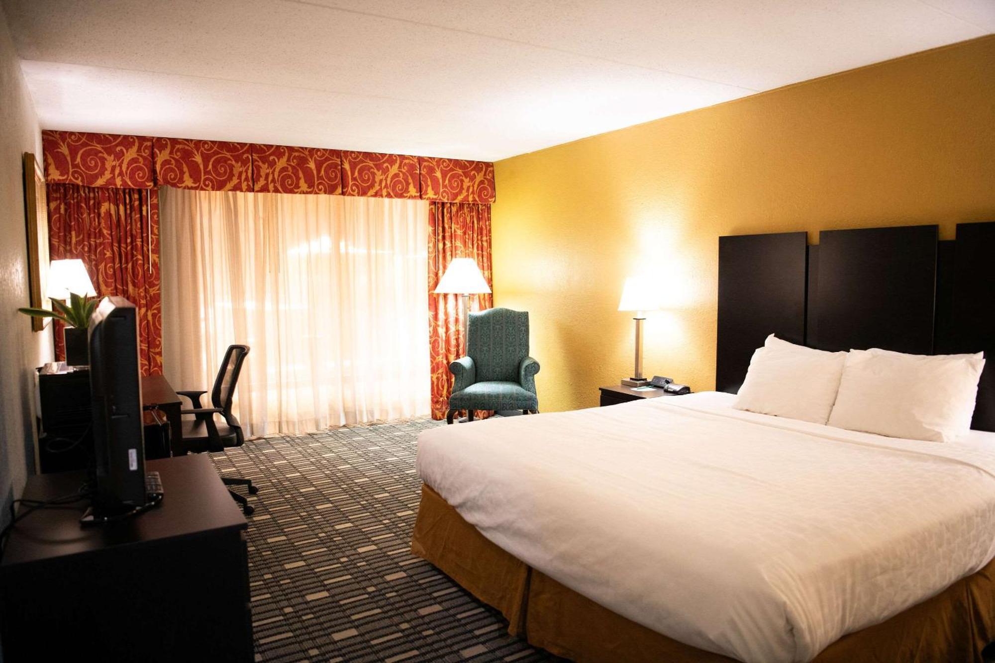 Quality Inn & Conference Center Somerset Buitenkant foto