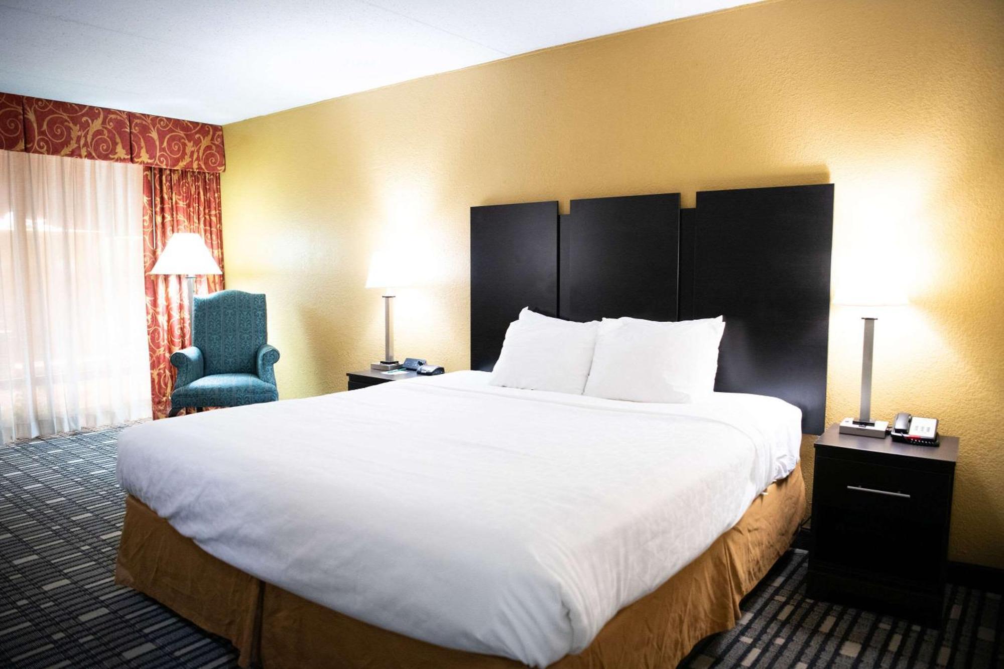 Quality Inn & Conference Center Somerset Buitenkant foto