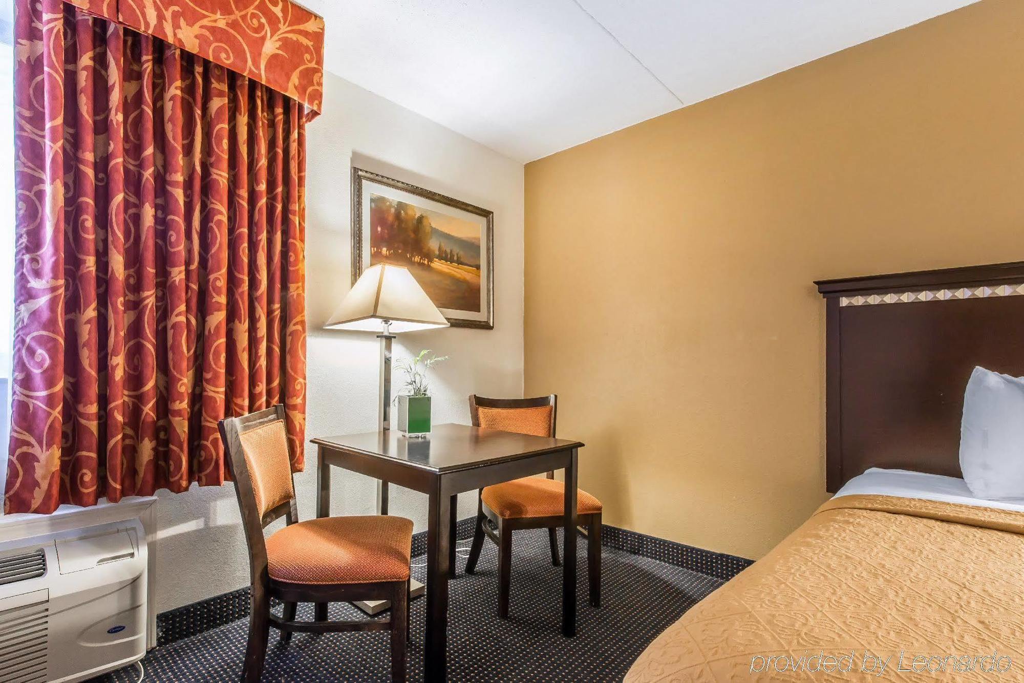 Quality Inn & Conference Center Somerset Buitenkant foto